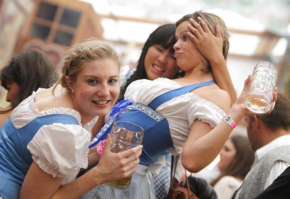11P Dirndl
