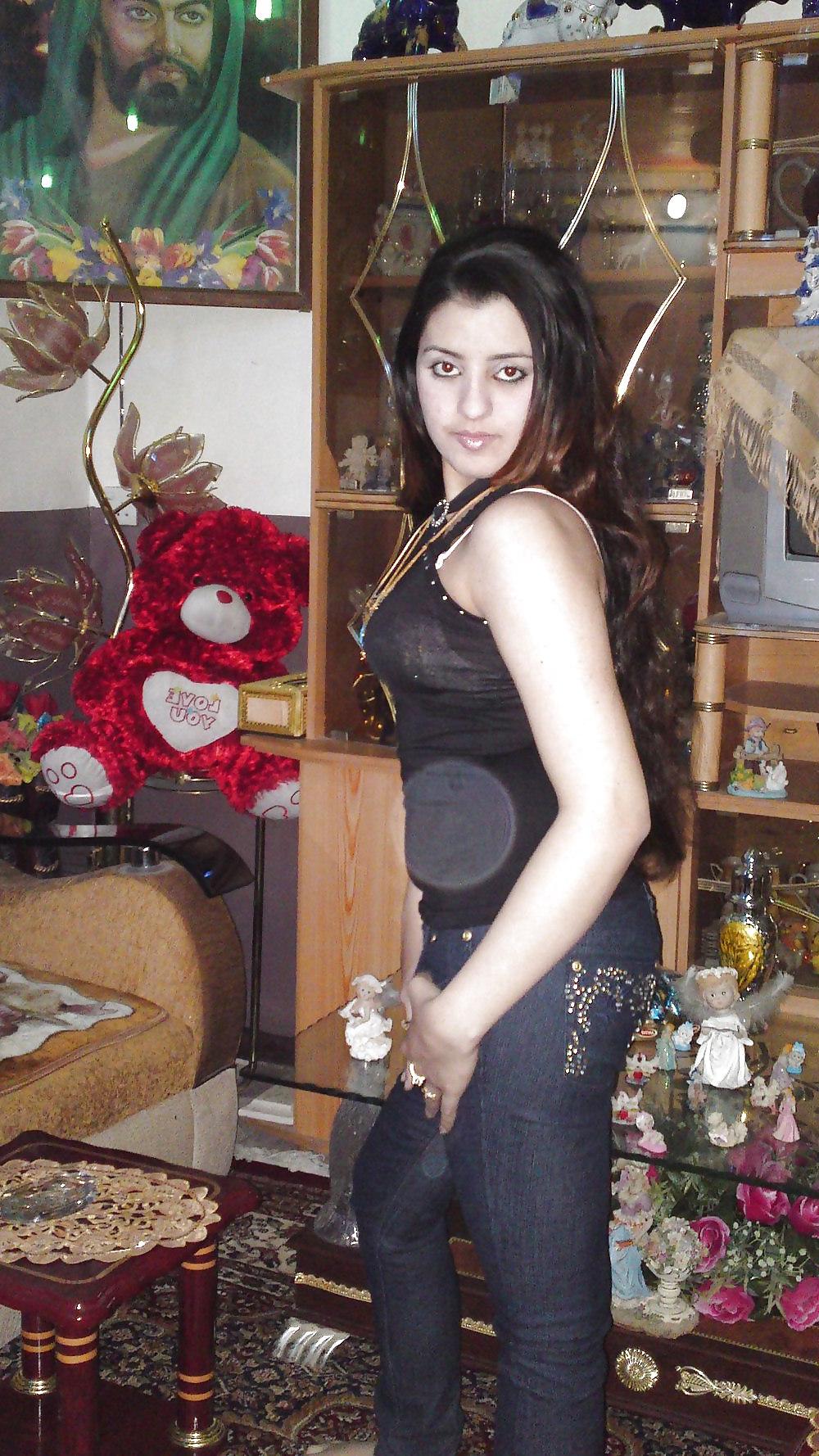 25P Nice non nude girls 01