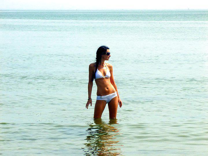 25P Nice non nude girls 01