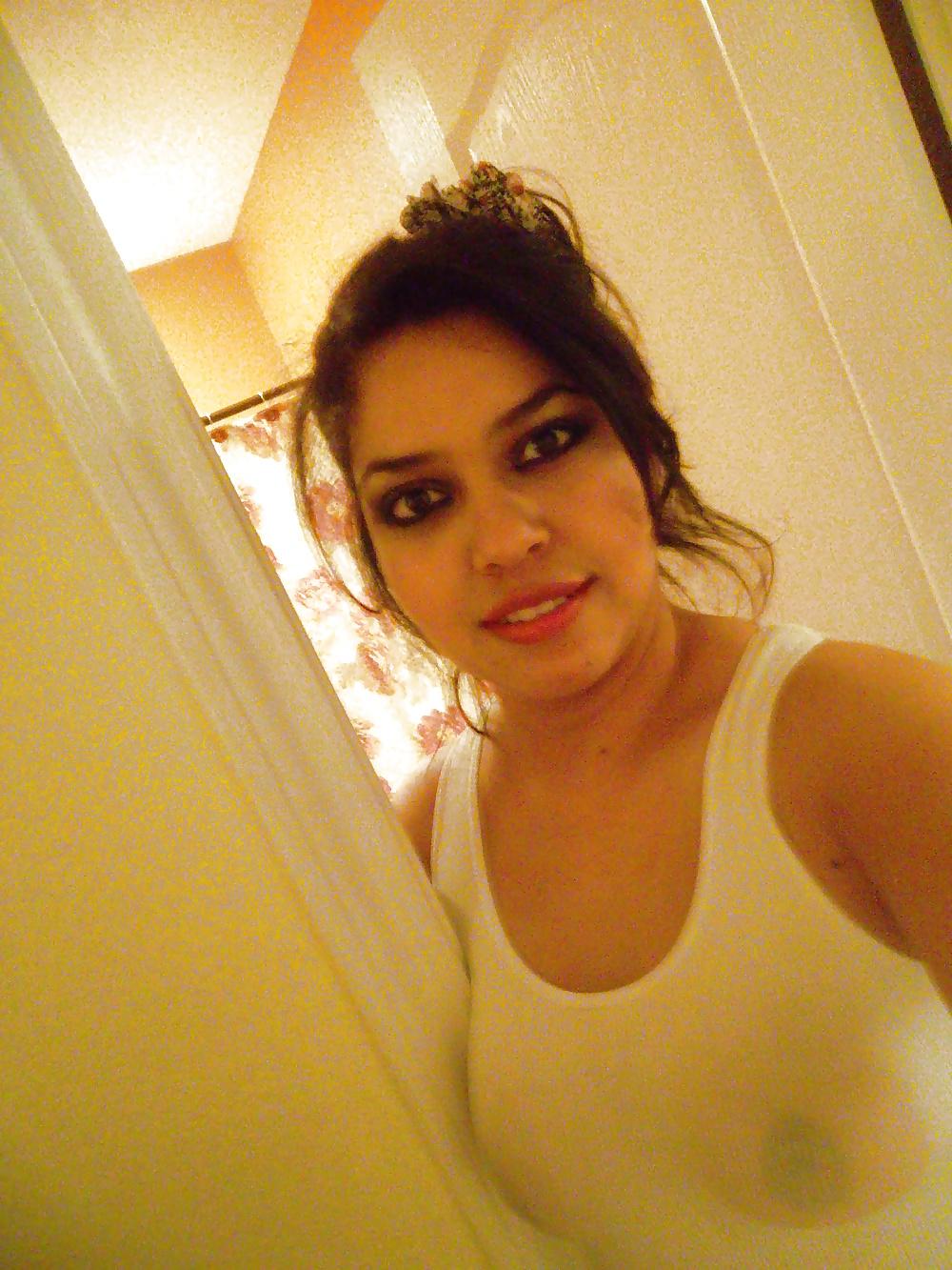 25P Nice non nude girls 01
