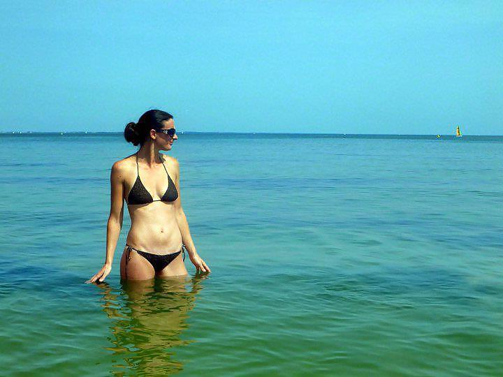 25P Nice non nude girls 01