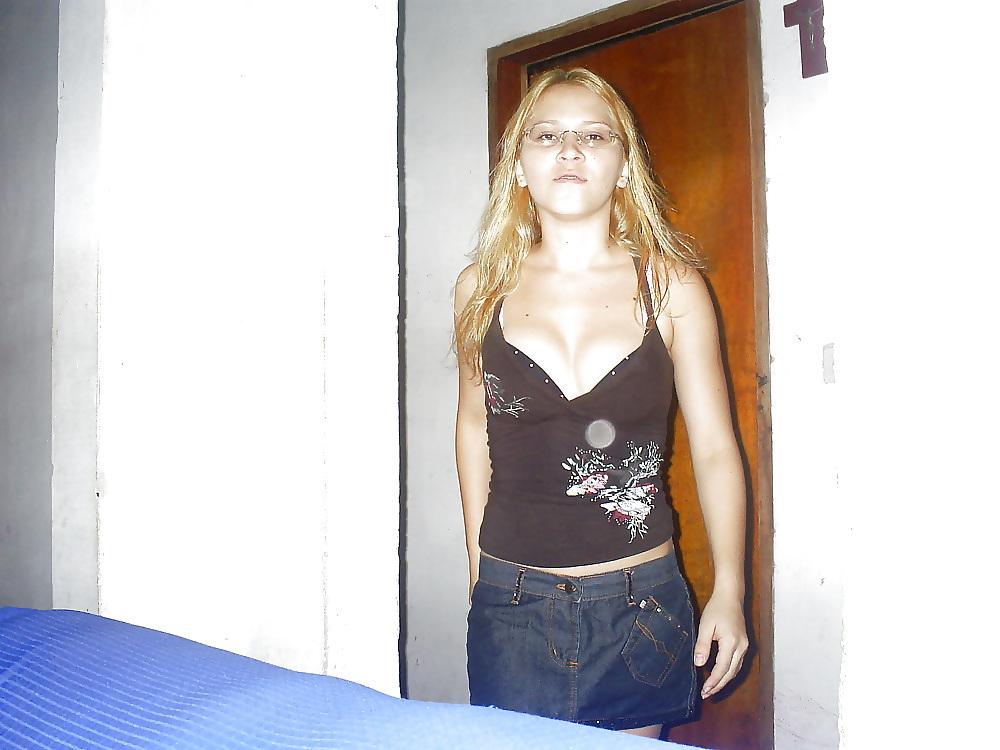 25P Nice non nude girls 01