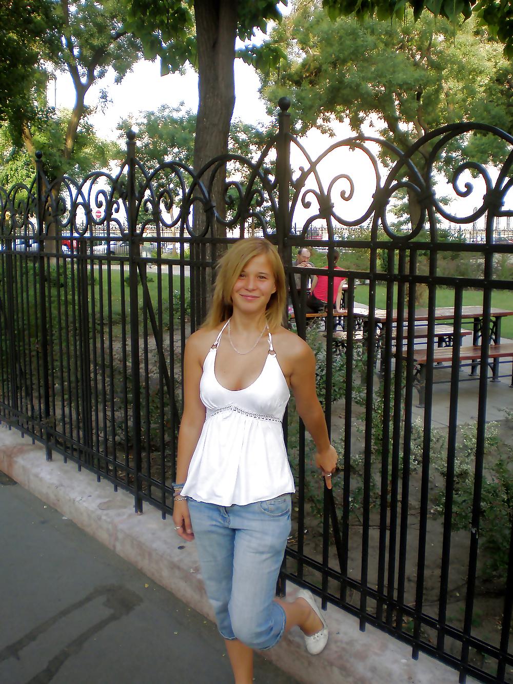 25P Nice non nude girls 01
