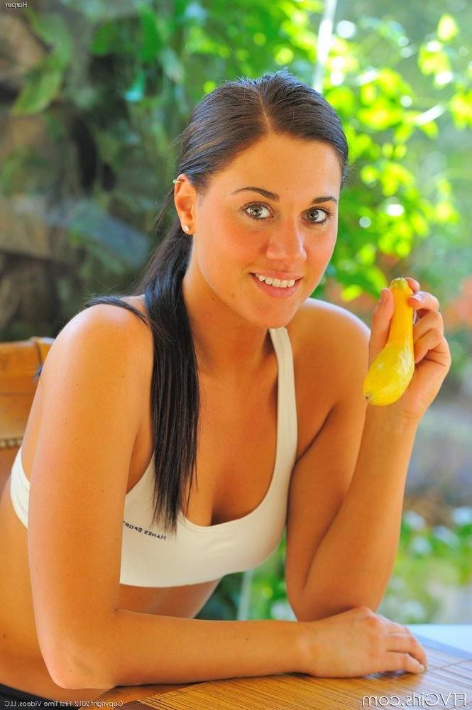 16P Pictures of teen girl Harper doing nude yoga and a topless jog