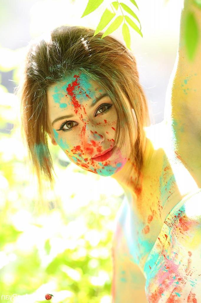 15P Hayden Ryan teases as she is all painted up