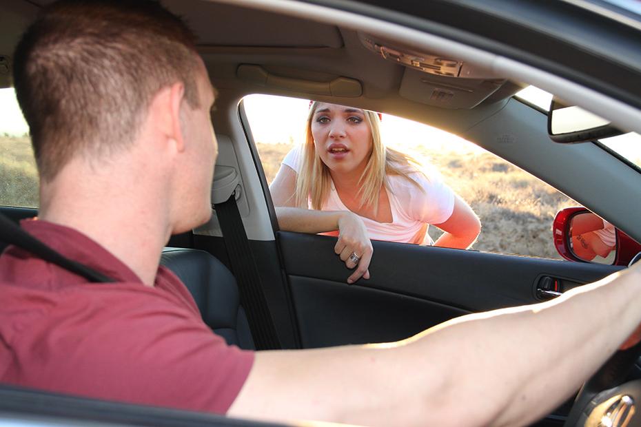 16P Teenage hitchhiker Lia Lor is up to pay for a lift with her sweet pussy