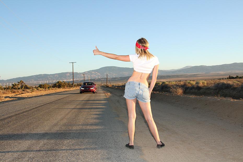16P Teenage hitchhiker Lia Lor is up to pay for a lift with her sweet pussy