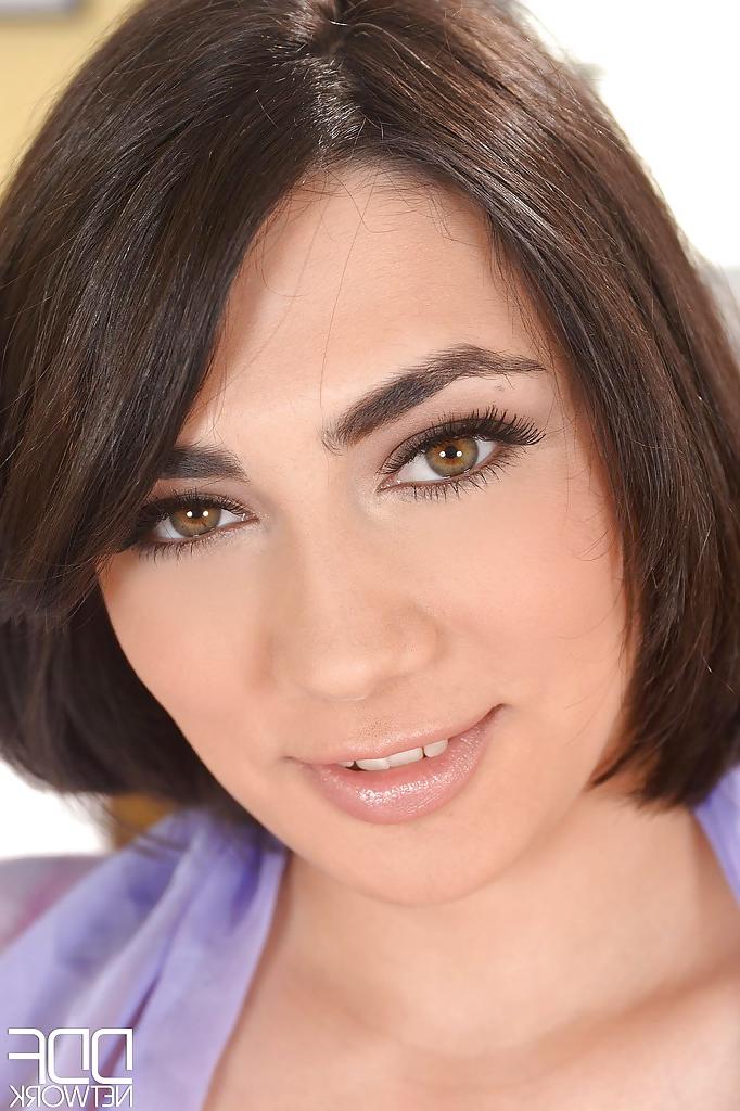 16P Close up undressing action from an amazing brunette Luna Amor