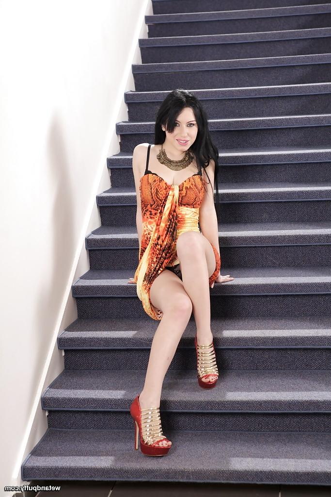 12P European solo girl Luna Ora flashing upskirt panties in high heels