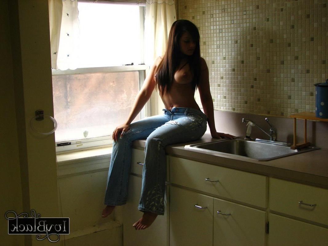 16P Pictures of teen cutie Ivy Black wearing only a pair of jeans
