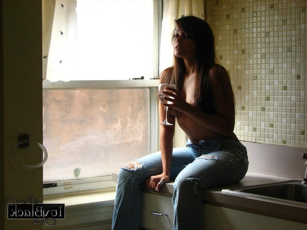 16P Pictures of teen cutie Ivy Black wearing only a pair of jeans