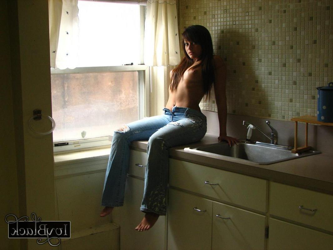 16P Pictures of teen cutie Ivy Black wearing only a pair of jeans