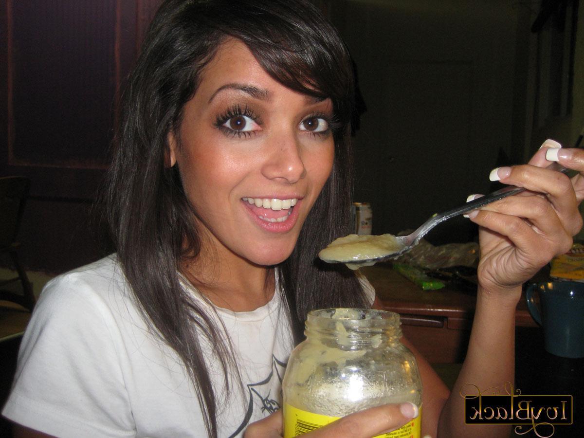 16P Pictures of teen hottie Ivy Black eating apple sauce