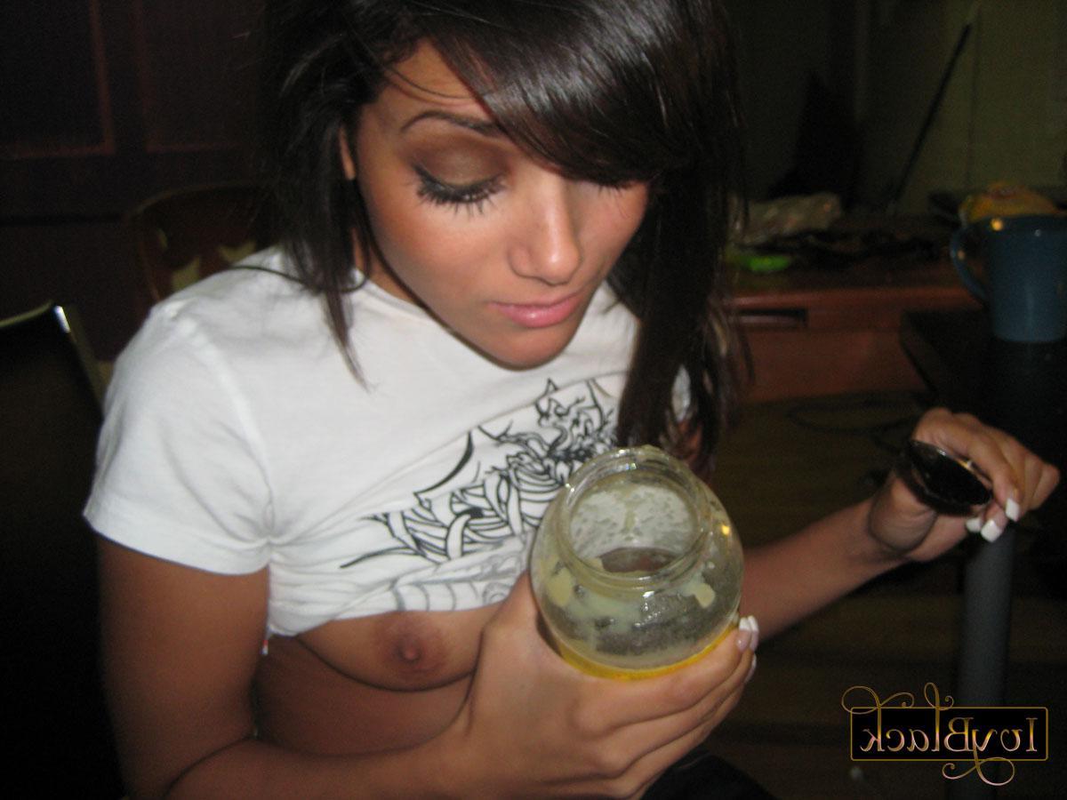 16P Pictures of teen hottie Ivy Black eating apple sauce