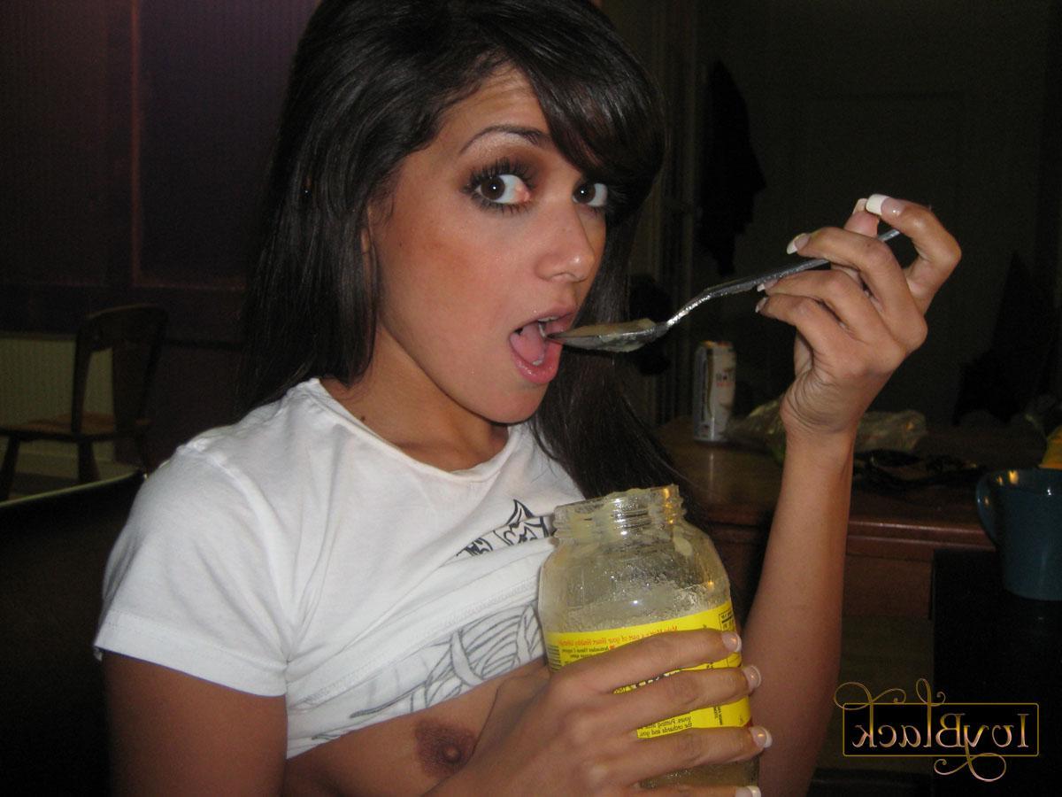 16P Pictures of teen hottie Ivy Black eating apple sauce