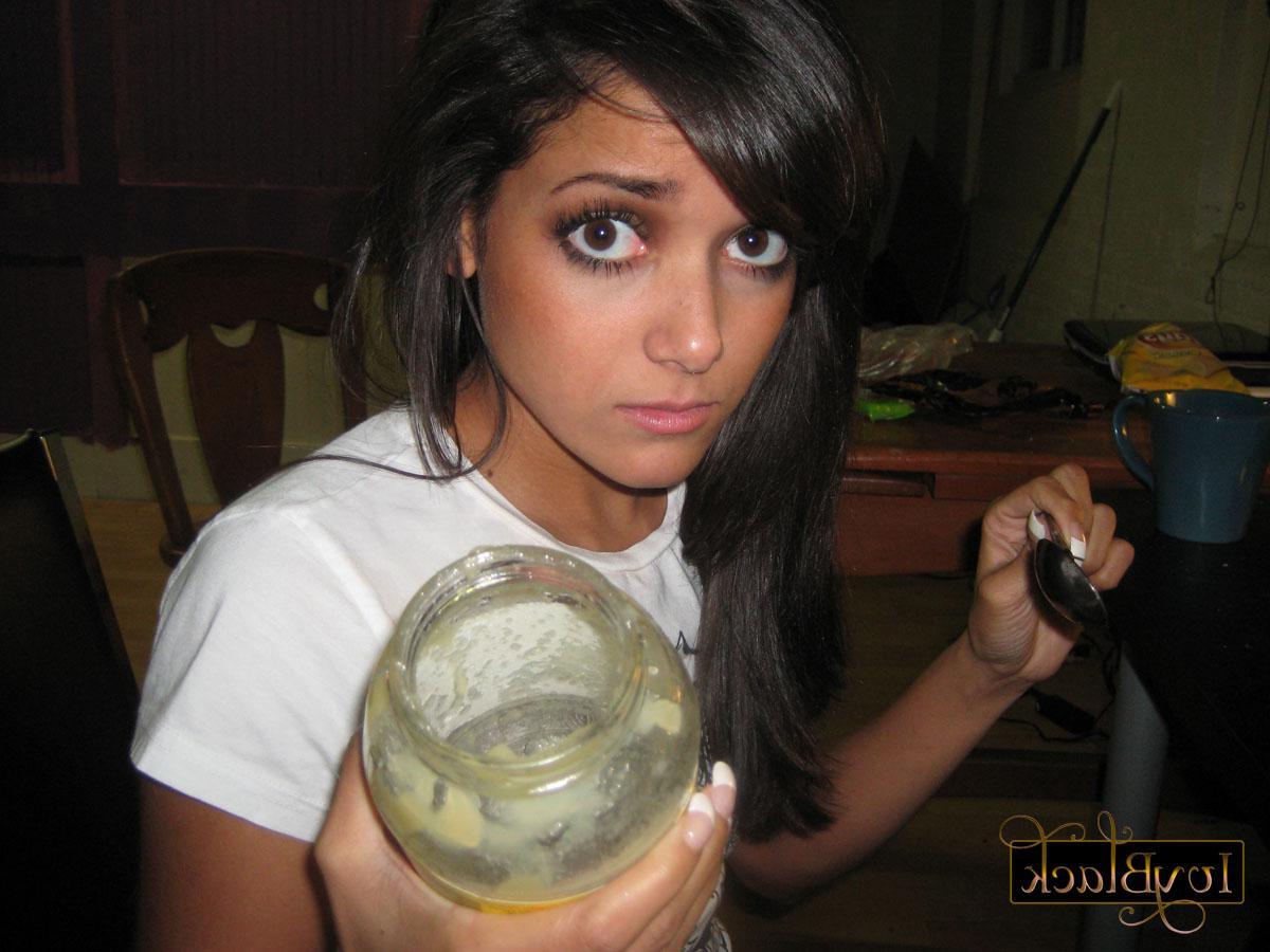 16P Pictures of teen hottie Ivy Black eating apple sauce