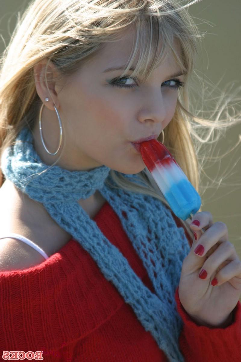 12P Blonde babe Jana shows off her oral skills with a popsicle