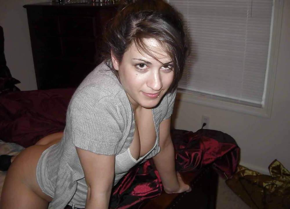 11P Non Nude Chicks