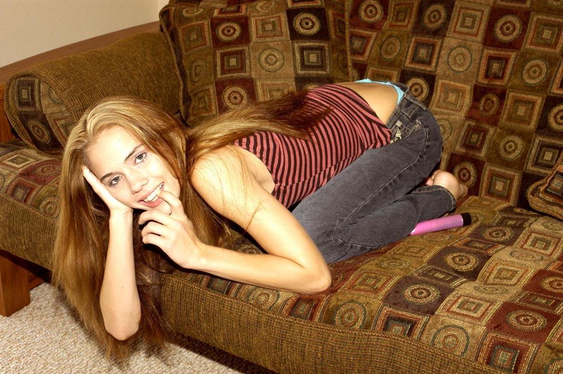 16P Pictures of Jenny Heart playing with a vibrator