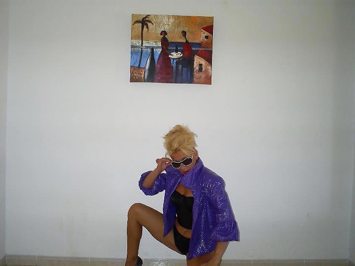 5P Hot mature Romanian lady