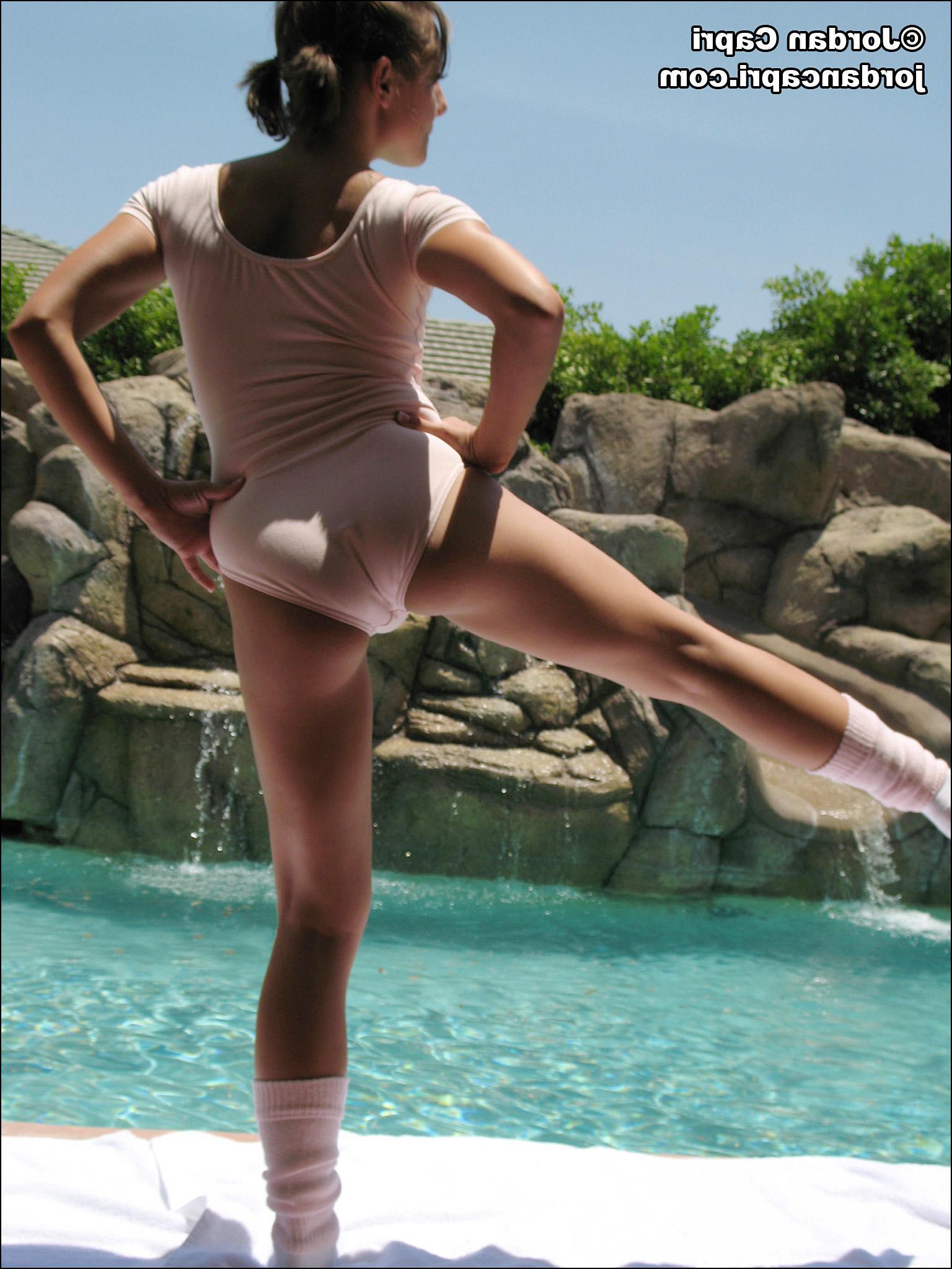 20P Pictures of teen chick Jordan Capri working out in the nude