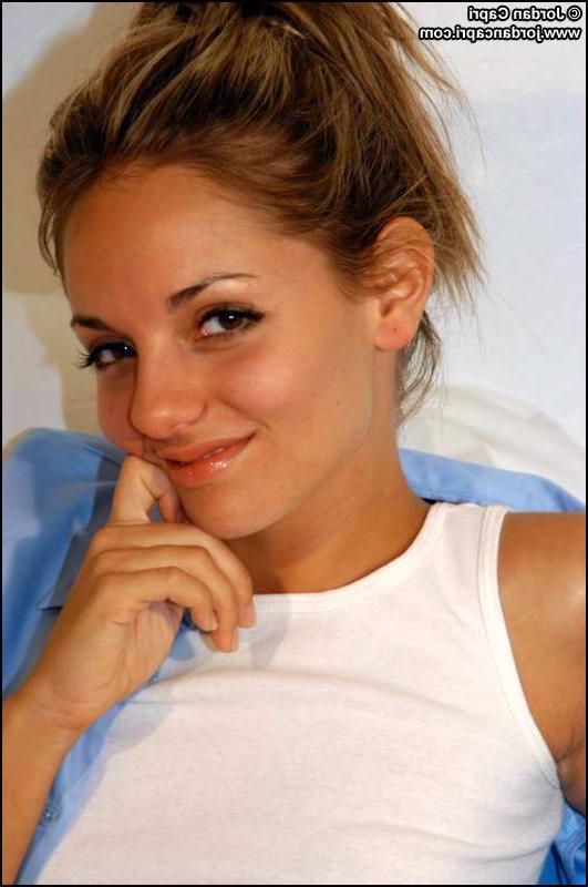 14P Jordan gets nude just for us