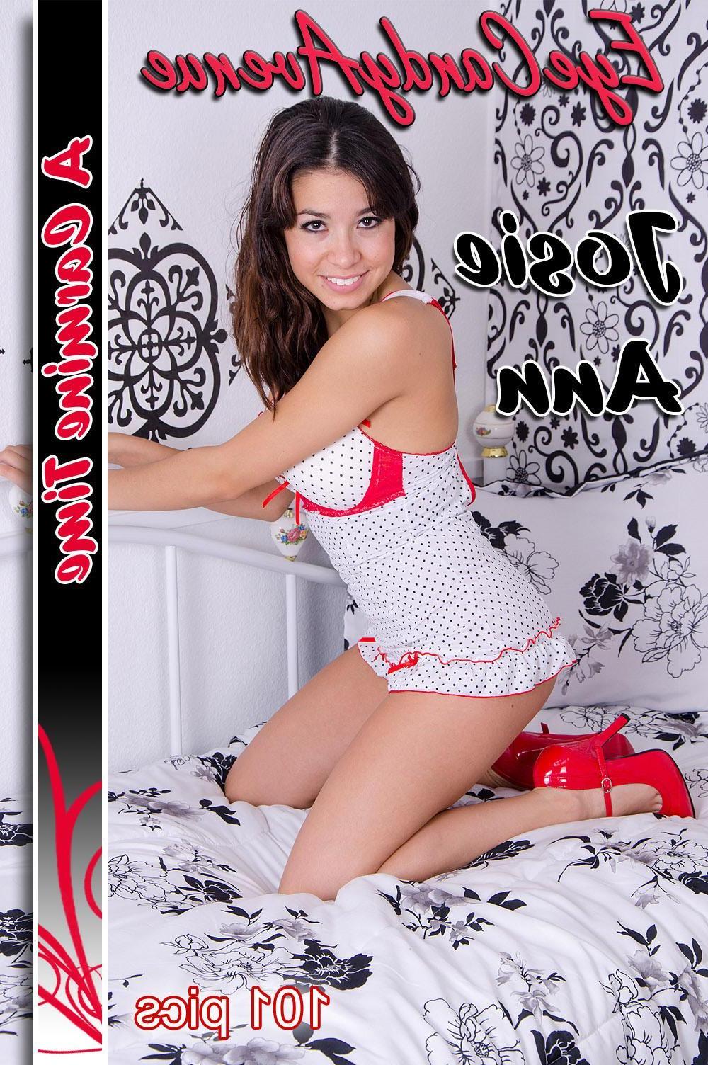 16P Hot teen model Josie Ann gets playful and nude in her bed