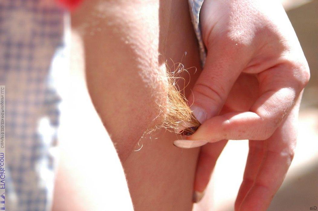 20P Pictures of Juliet fingering her pussy outside