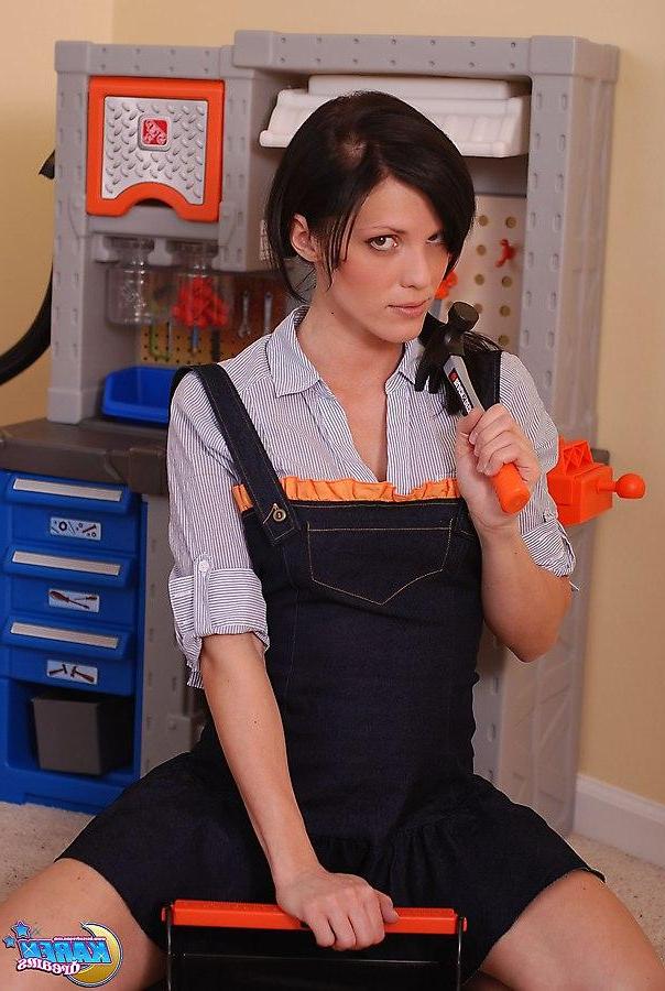 20P Karen Dreams offers full service at her auto shop