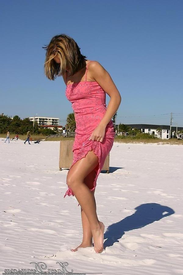 20P Pictures of teen star Karen Dreams looking stunning on a beach