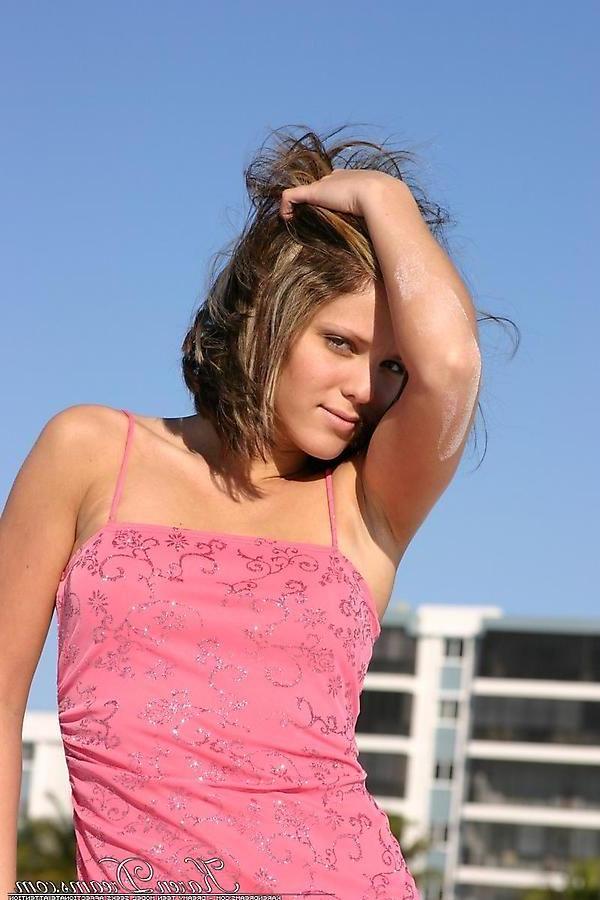 20P Pictures of teen star Karen Dreams looking stunning on a beach