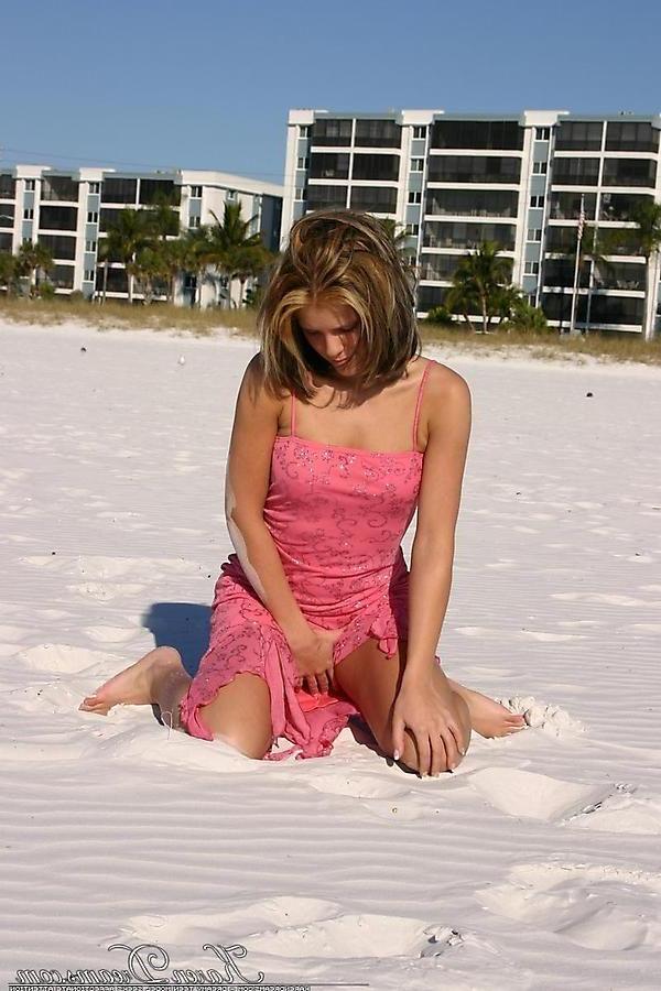 20P Pictures of teen star Karen Dreams looking stunning on a beach