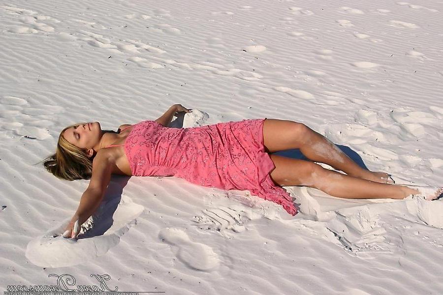 20P Pictures of teen star Karen Dreams looking stunning on a beach