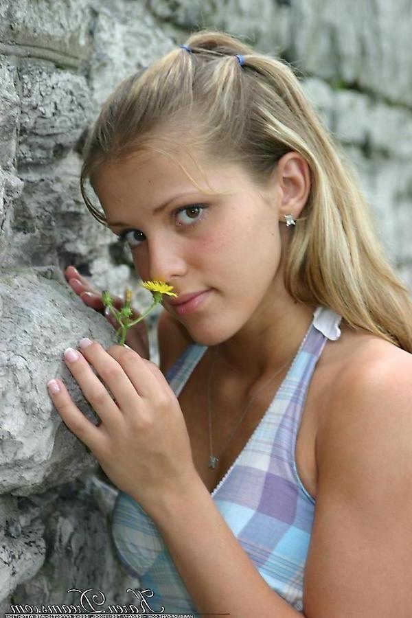 20P Pictures of teen Karen Dreams showing you up her skirt outside