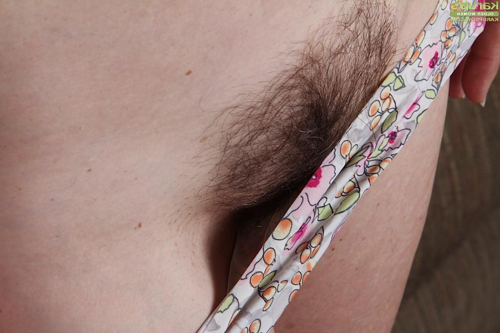 16P Cute Sophie demonstrate everyone her hairy pussy in close-up
