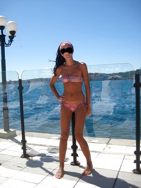 8P Non-nude girls for threesome