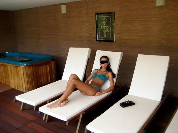 8P Non-nude girls for threesome