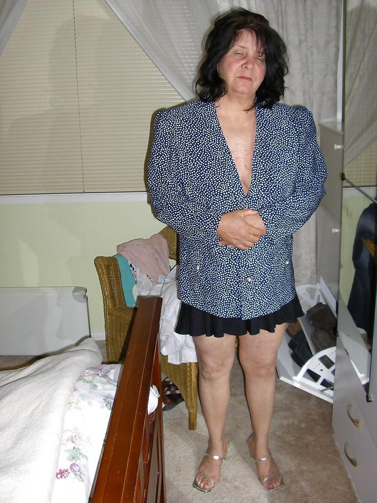 18P Slut wife clothed & naked