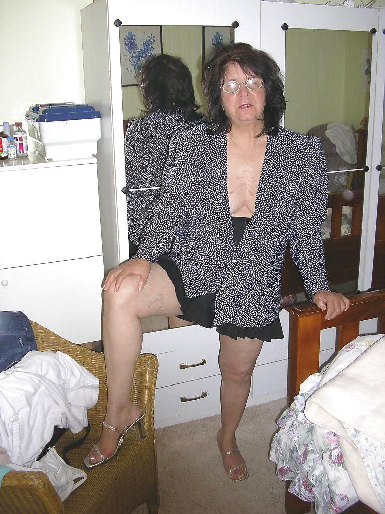 18P Slut wife clothed & naked