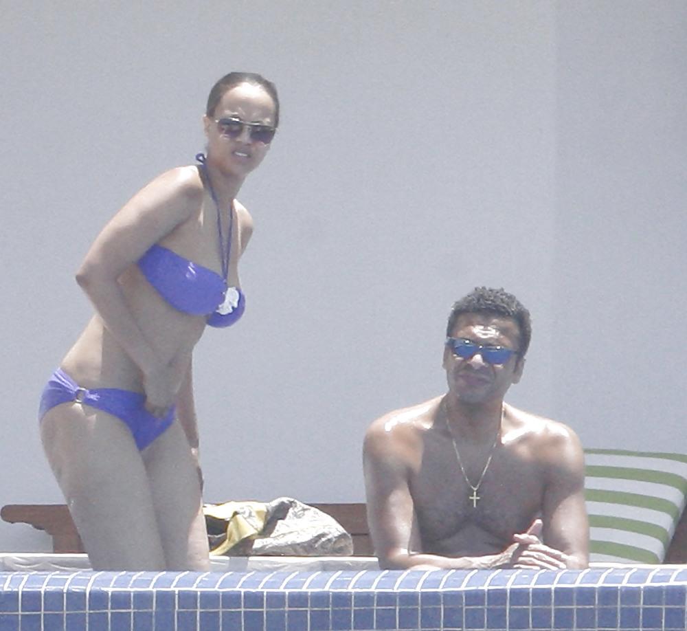 25P Tyra Banks on vacation in Mexico