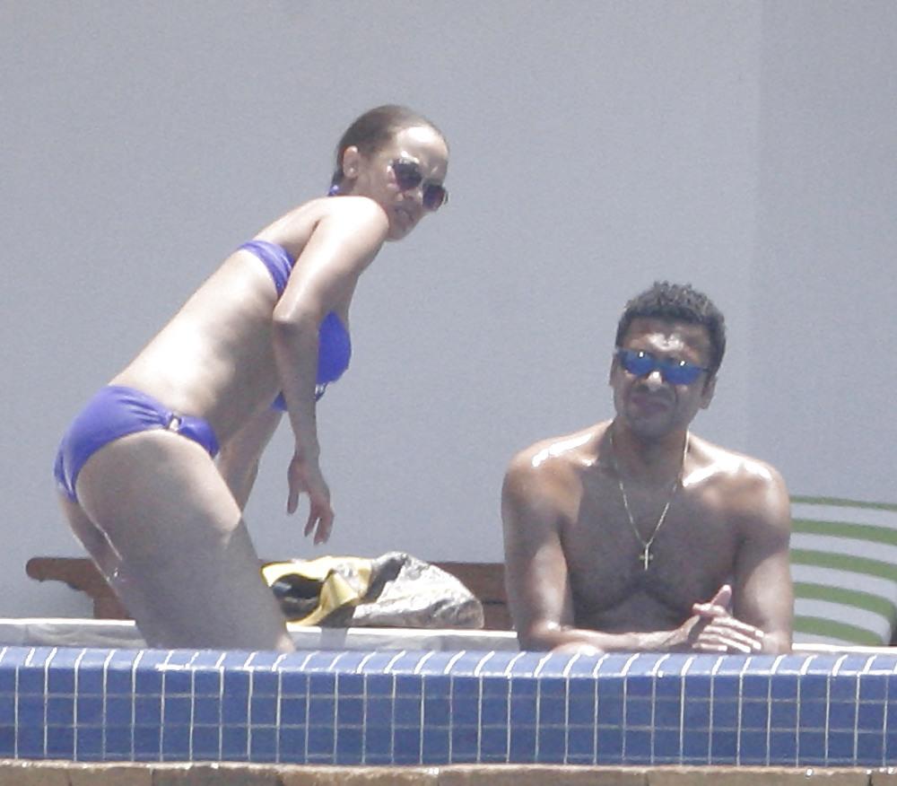 25P Tyra Banks on vacation in Mexico