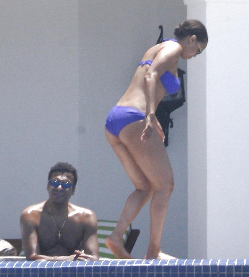 25P Tyra Banks on vacation in Mexico