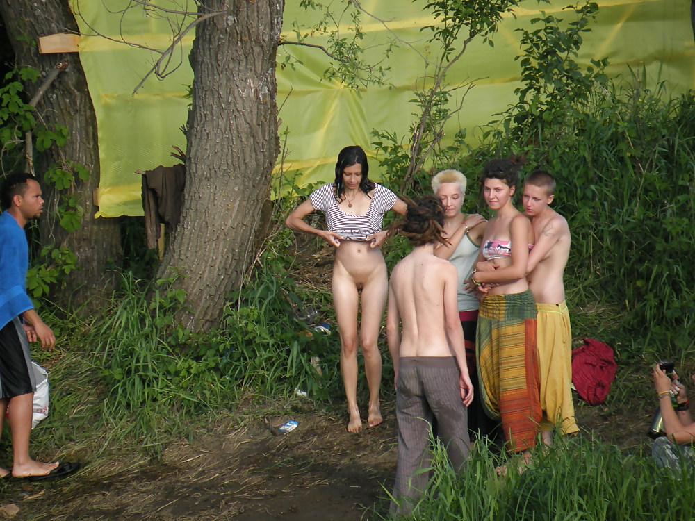 25P Beach voyeur