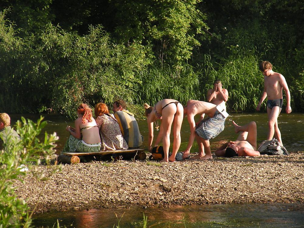 25P Beach voyeur