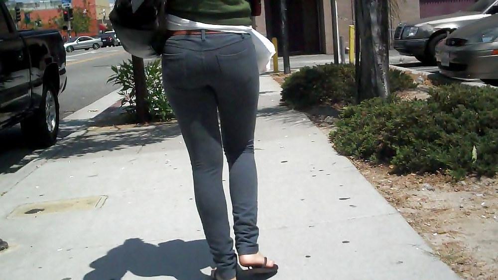 19P I followed her ass & butt in tight jeans around