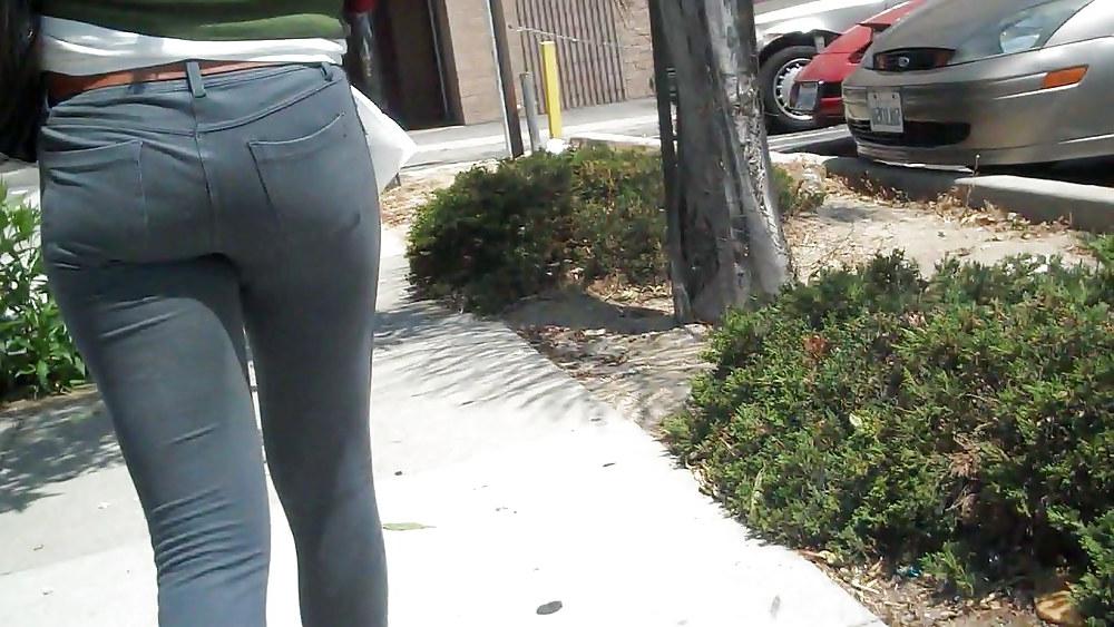 19P I followed her ass & butt in tight jeans around