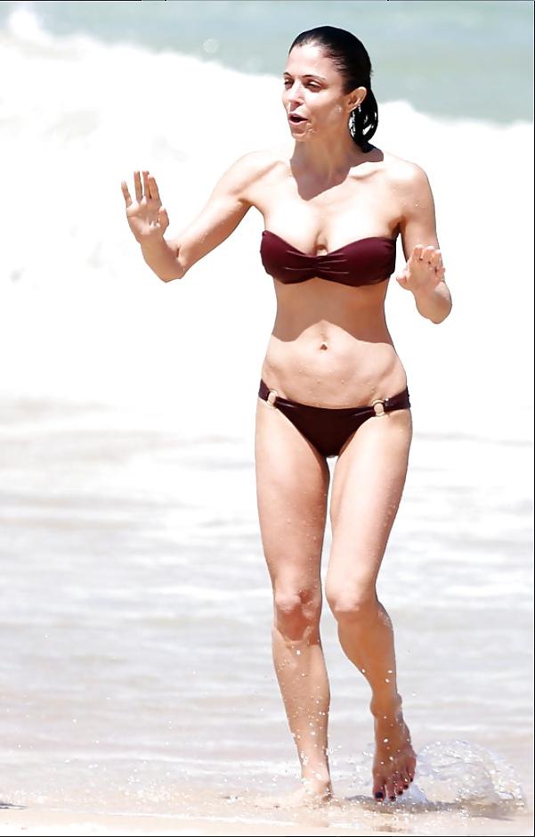 25P Bikini girls