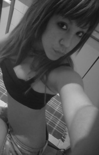 25P Greek amateur girls