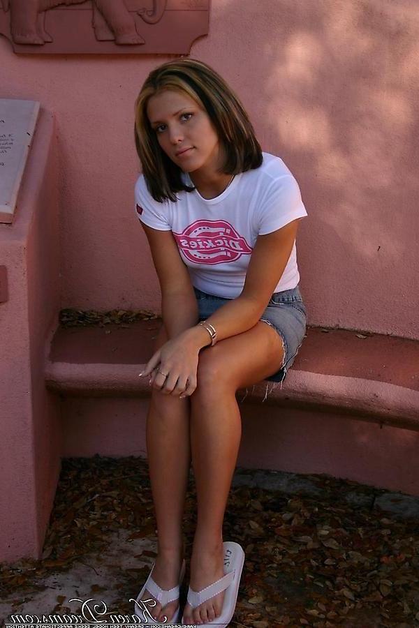 20P Pictures of teen cutie Karen Dreams showing you up her skirt