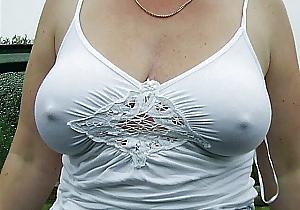 25P Braless ohne BH unterwegs